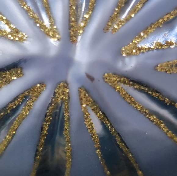 WATERFORD HOLIDAY HEIRLOOMS SNUG IN THEIR BEDS ORNAMENT - Picture 10 of 16